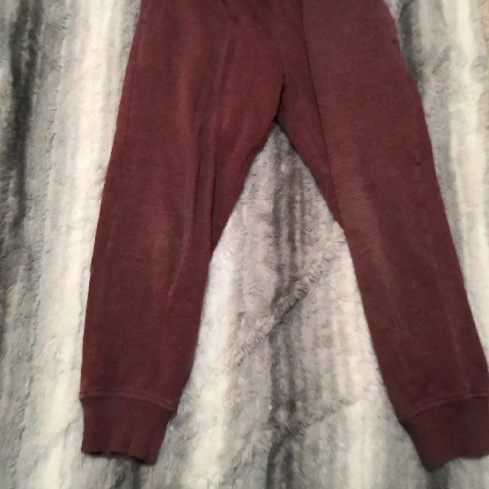 5/$50 Children's Place Boys Size 7/8 (M)  Maroon Joggers